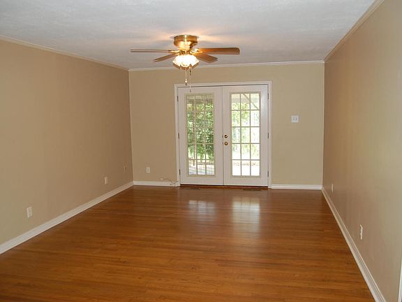 4th image of 647 Sparksford Dr