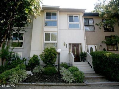 3060 Sugar Ln, Vienna, VA, 22181