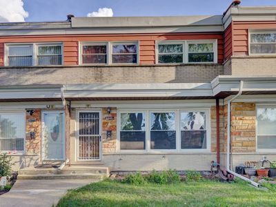 8945 N Washington St APT C, Niles, IL, 60714