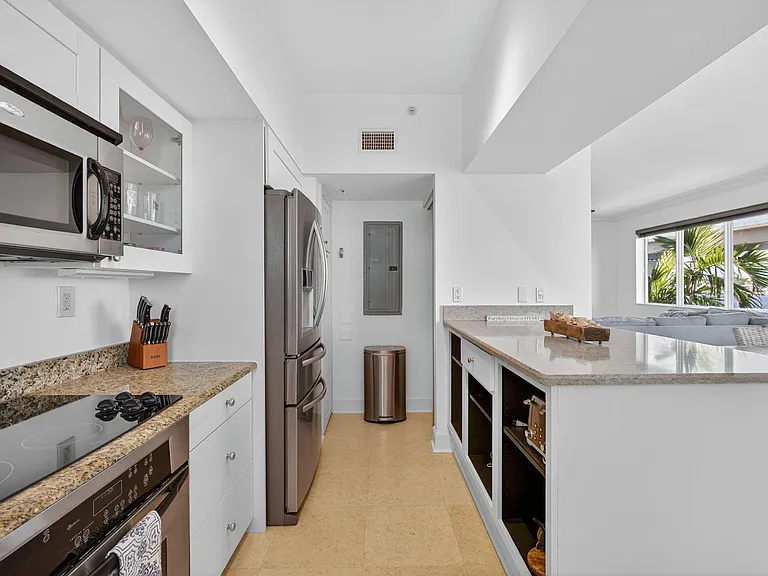 275 NW Flagler Ave #204 — Photo 14