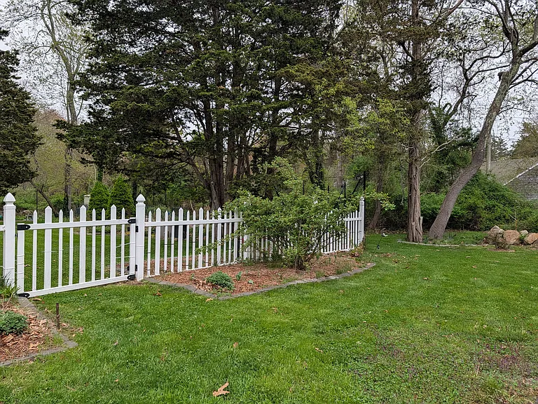 1480 Main Rd — Photo 2