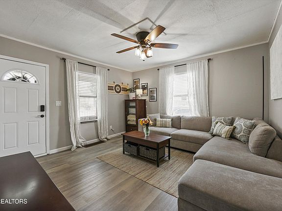 5th image of 160 W Moody Ave