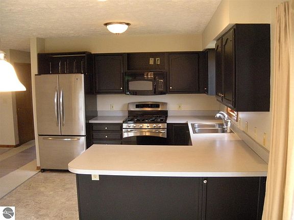 3rd image of 3565 S Bay Bluffs Dr