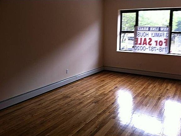 4th image of 387 Sumpter St APT 1