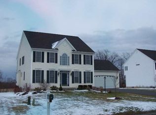 25 Outlook Dr S, Mechanicville, NY 12118