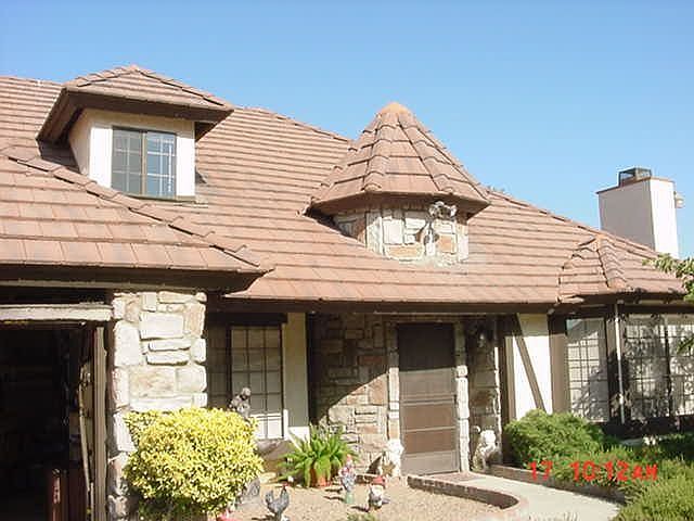 Front - 3 car garage