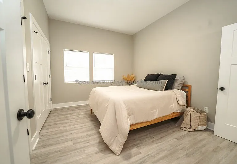 2105 Lexington Ave — Photo 18