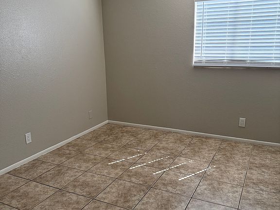 5th image of 1920 N 32nd St #104