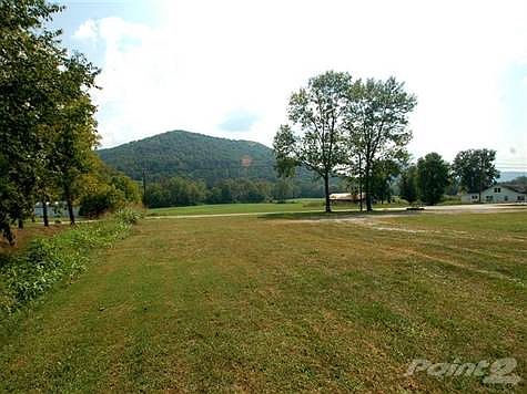 Mountains of Kentucky always serve as a beautiful backdrop!