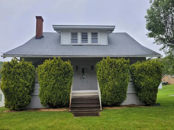 91 Hickory St, Grafton, WV 26354