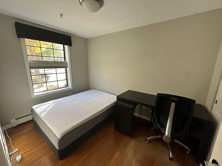 1405 Broadway St #208 — Photo 9