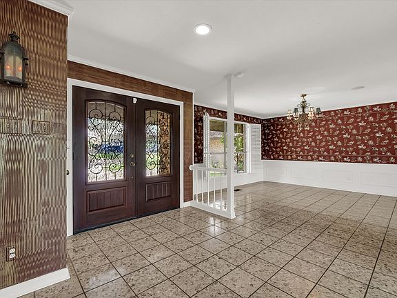 3rd image of 3716 Laguna Vista Dr