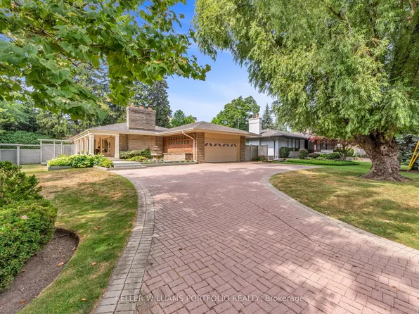 1123 Lakeshore Rd E, Oakville, ON L6J 1K9