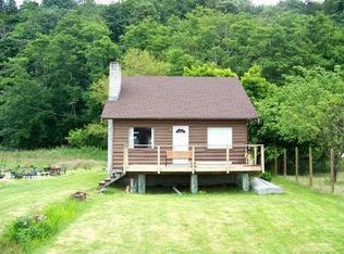 7617 Maxwelton Rd, Clinton, WA 98236