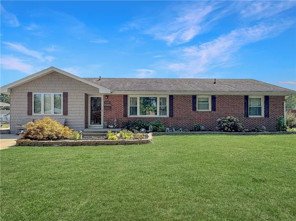 1507 Bell Ave, Mattoon, IL 61938
