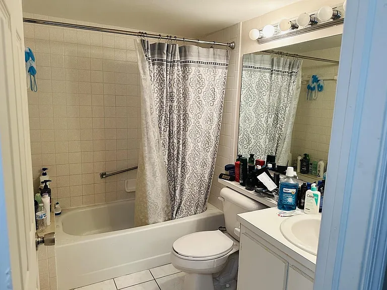 1110 Green Pine Blvd #B2 — Photo 6