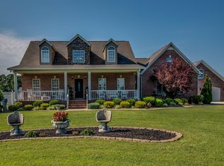 60 Lisa Dr, Tullahoma, TN 37388