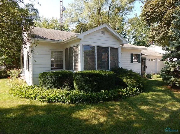 712 Maplewood Ave, Delta, OH 43515