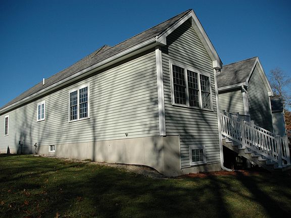 3rd image of 15 St Andrews Way