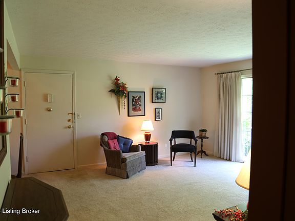 3rd image of 205 Flanders Ct APT 3