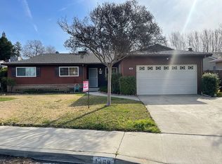 1468 Beverly Ave, Clovis, CA 93611