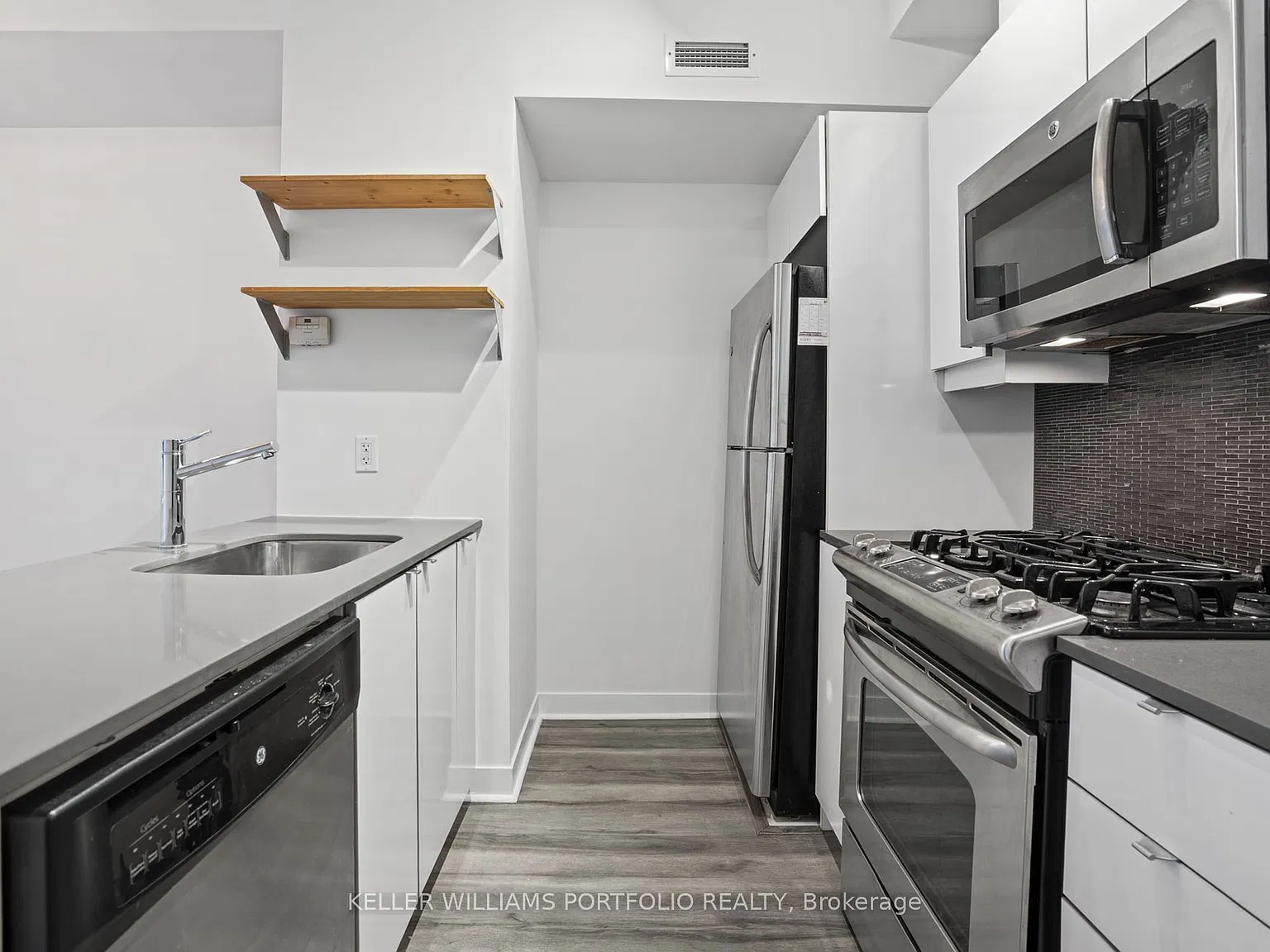 Glasshouse Lofts — Photo 4