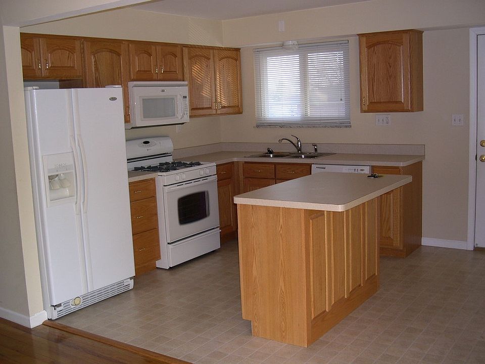 10218 Marble Arch Ln, Saint Louis, MO 63123 | Zillow