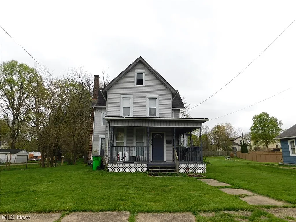 849 Oak Ave SE photo 1