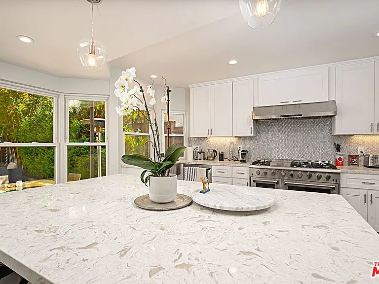 9023 Phyllis Ave — Photo 19