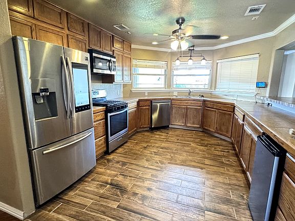 2nd image of 1046 Pinon Ln