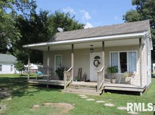 2002 N 13th St, Herrin, IL 62948