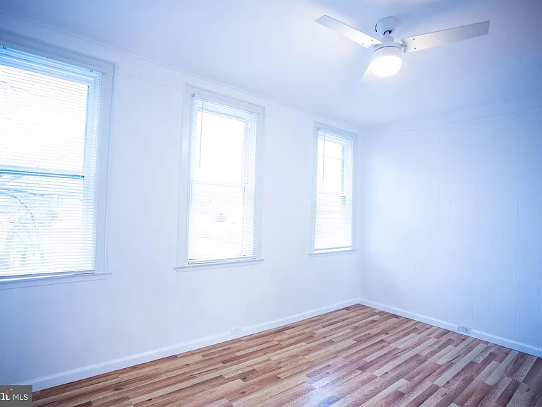 3702 Hayward Ave — Photo 8