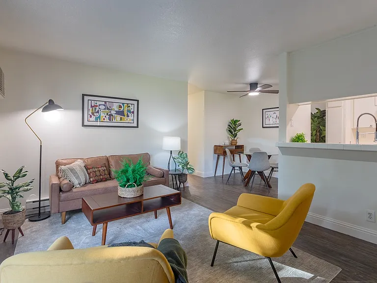 Almaden Terrace — Photo 8