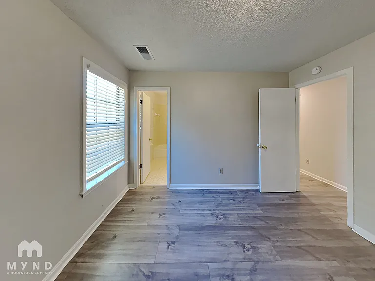 151 Wilson St — Photo 7