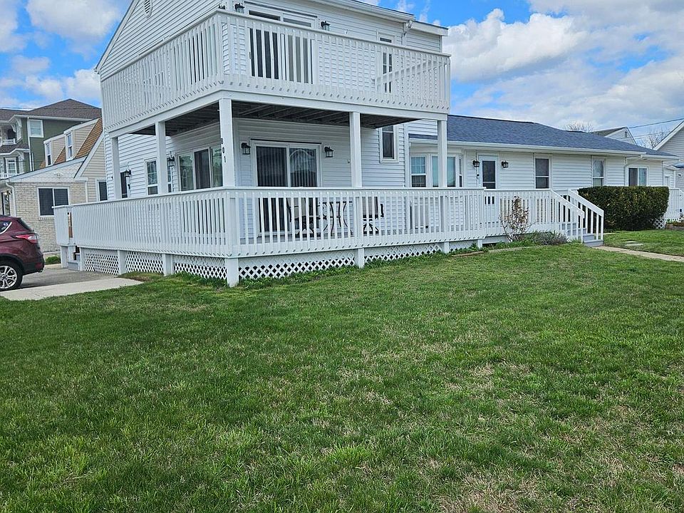 2nd image of 801 W Shore Dr