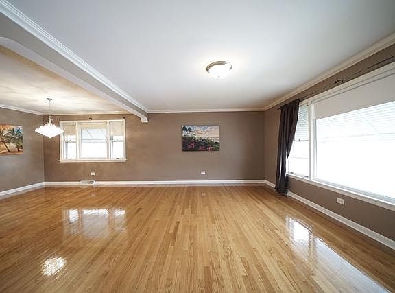 3rd image of 8608 W Carmen Ave #1