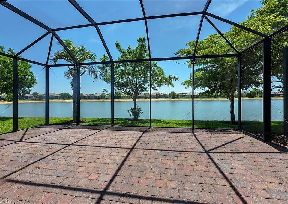 14940 Edgewater Cir