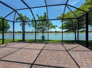 14940 Edgewater Cir, Naples, FL 34114
