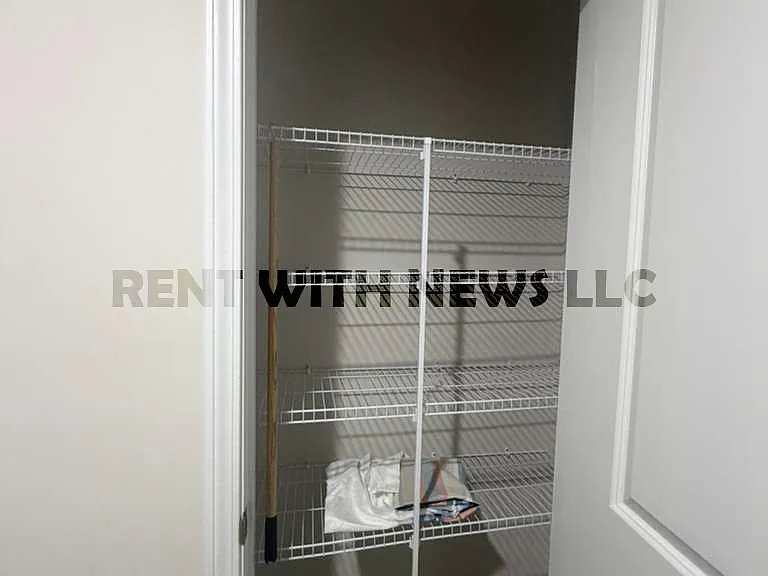 713 Riguard Way — Photo 27