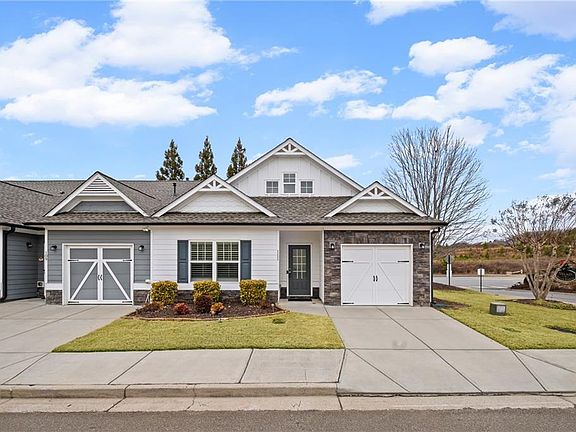 2nd image of 111 Point View Dr