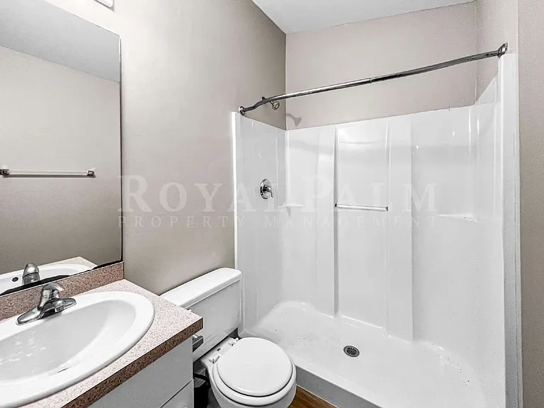 2130 NE 8th Pl — Photo 32