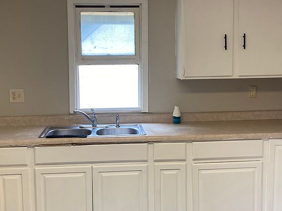 5th image of 618 3rd Ave S #2