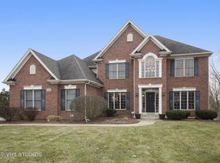 39W689 Walt Whitman Rd, St Charles, IL 60175