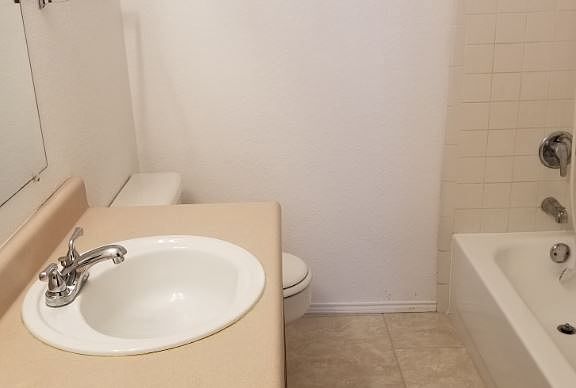 2nd image of 908 Austin St Unit B