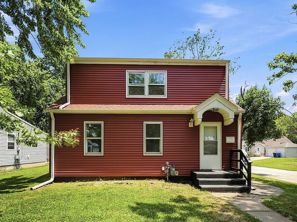 1st image of 2055 36th St