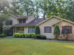 920 Southern Pines Dr, Endwell, NY 13760