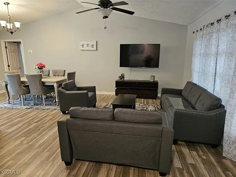 11195 Seabreeze Ave — Photo 12