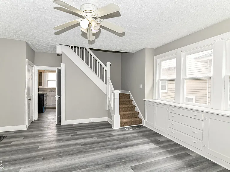 3041 Broadway St — Photo 28