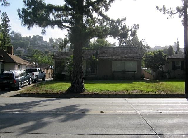 1st image of 11509 Beverly Blvd