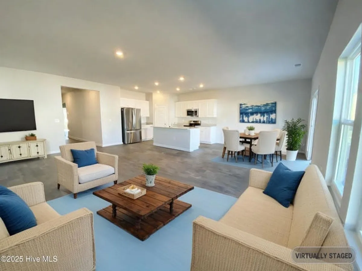 Building Photo - 1052 Silverfish Pl NW
